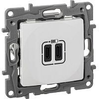 Устройство зарядное Etika с 2-мя USB разъемами C и C 240В/5В 3000мА бел. IEK 672235