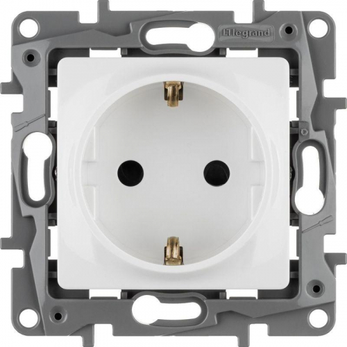 Розетка 1-м СП Etika 16А IP31 250В 2P+E с заземл. защ. шторки немецк. стандарт винтов. клеммы механизм бел. IEK 672222 фото 2 Розетка 1-м СП Etika 16А IP31 250В 2P+E с заземл. защ. шторки немецк. стандарт винтов. клеммы механизм бел. IEK 672222 фото 2