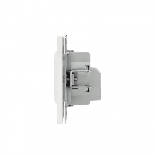 Розетка силовая KANT 2P+E без шторки бел. магнолия DKC 7000033 фото 4 Розетка силовая KANT 2P+E без шторки бел. магнолия DKC 7000033 фото 4